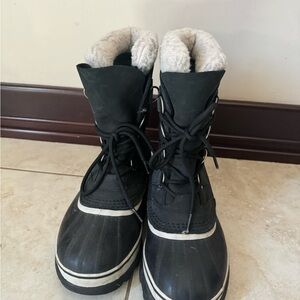 Sorel Black Winter Boots with Cream Lining